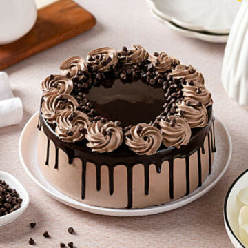 CHOCOLATE CAKE